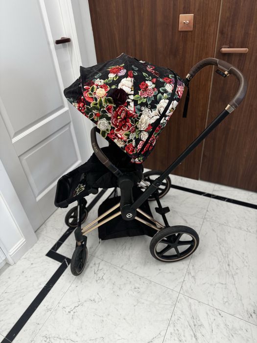 Cybex Priam Bloosom Dark spacerowka
