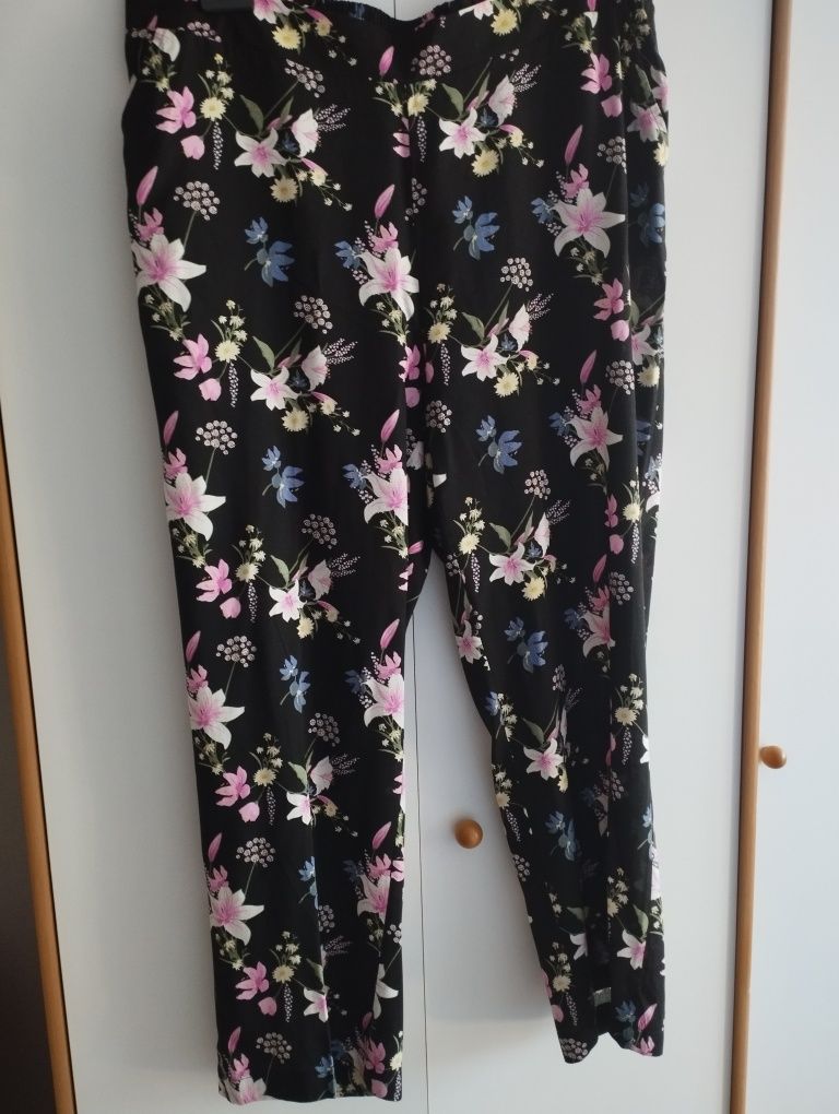 Spodnie letnie kolorowe r.50-52