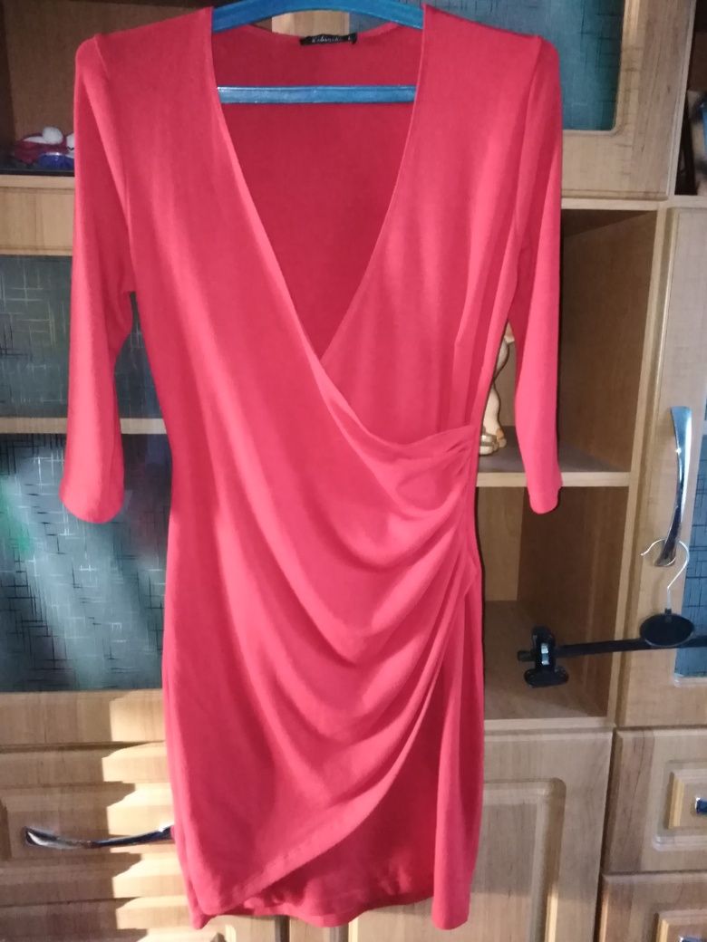 Платье красное трикотажное