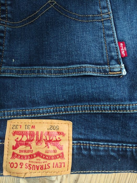 Długie spodnie rurki Levi's rozmiar L