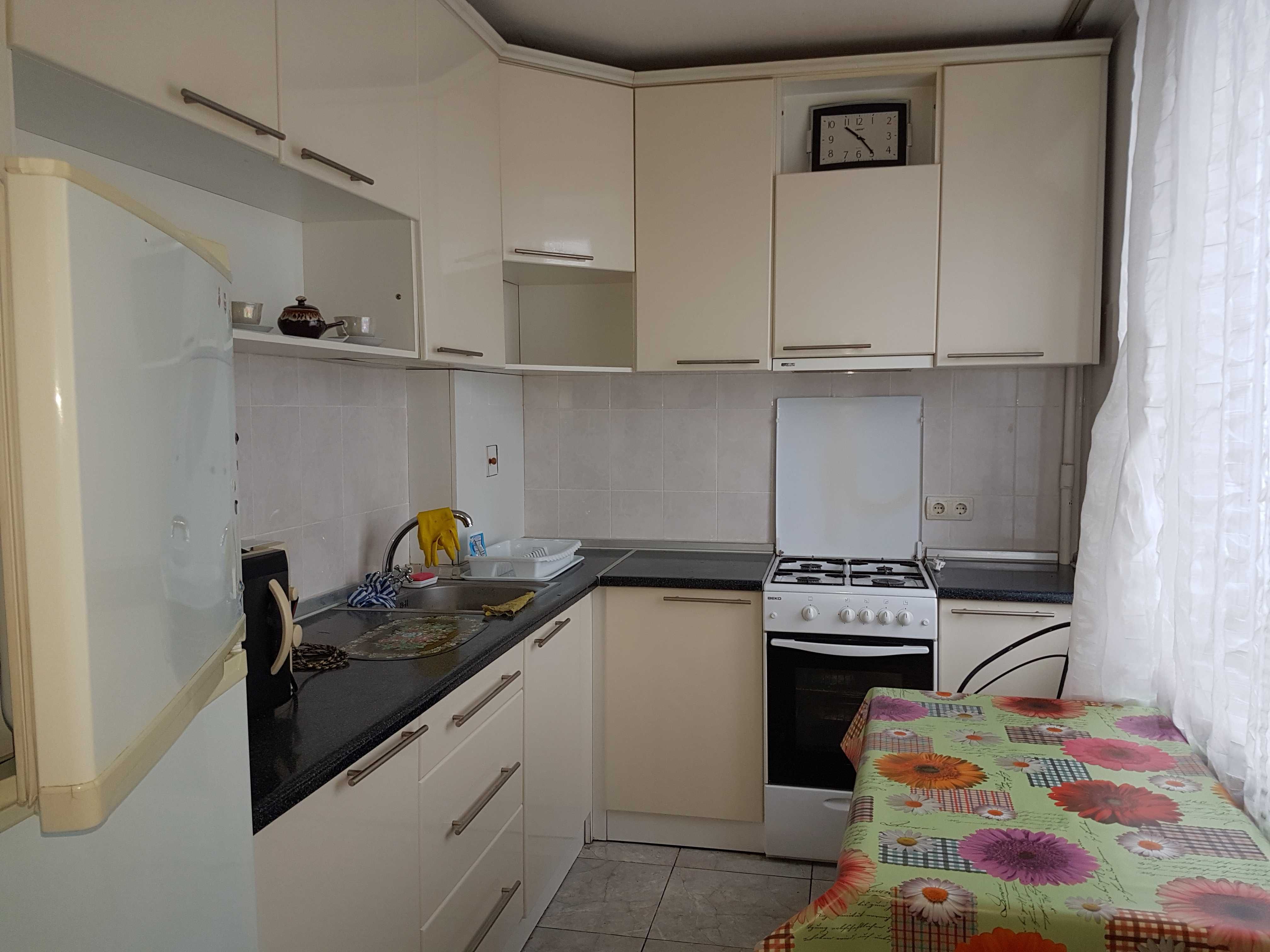 Продам 2 комнатную квартиру в 608 м/р