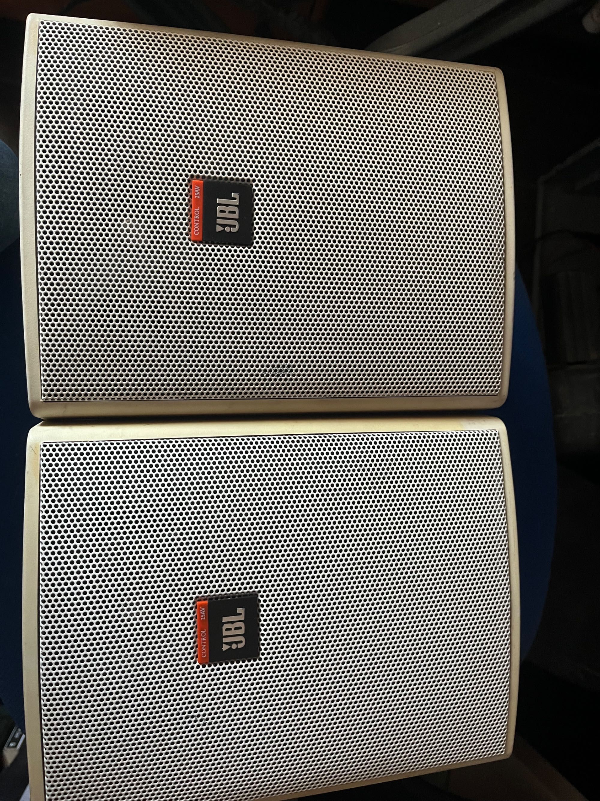 Colunas JBL control 25 profissional