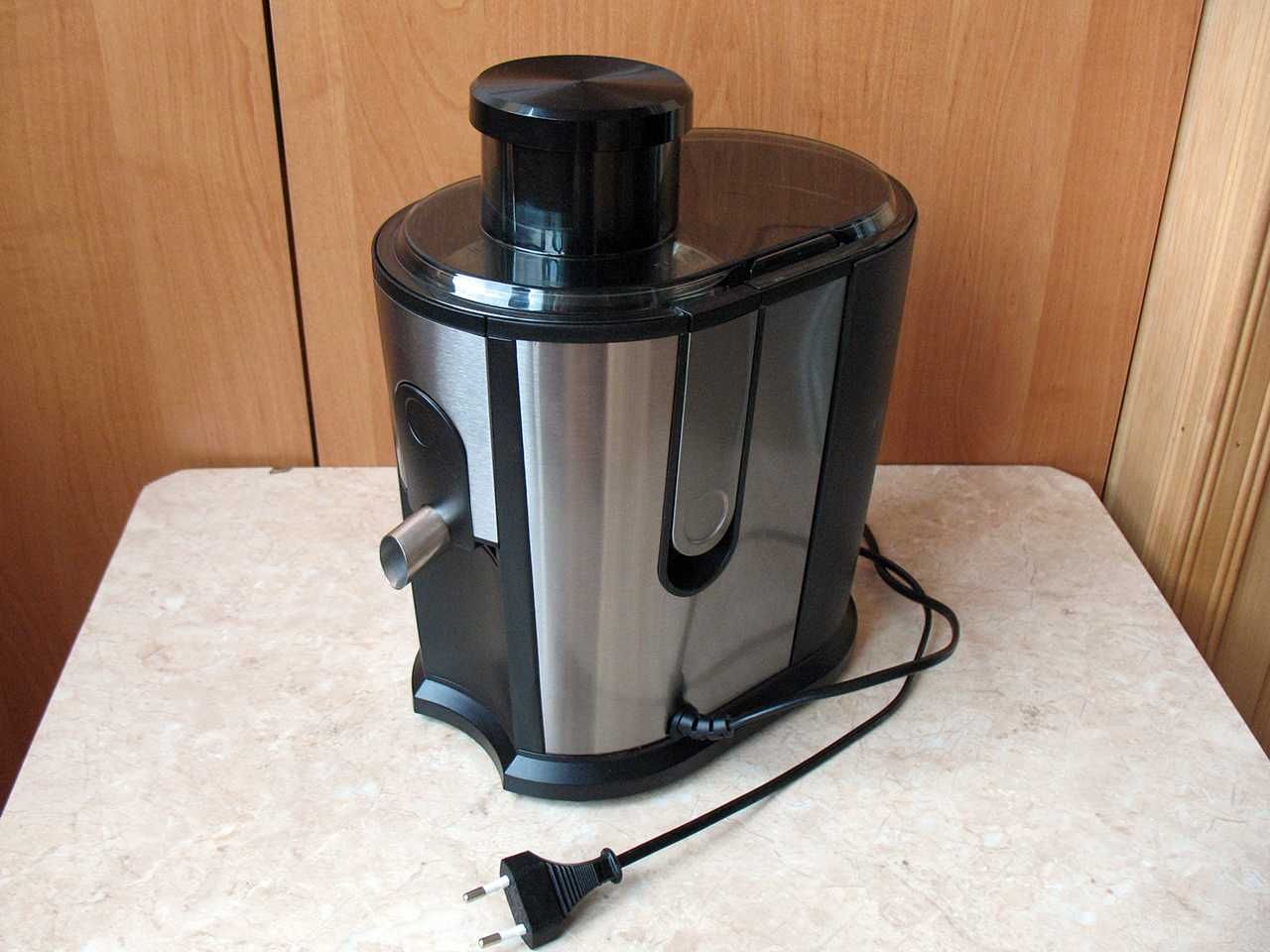 Соковитискач Perfezza FZ-955