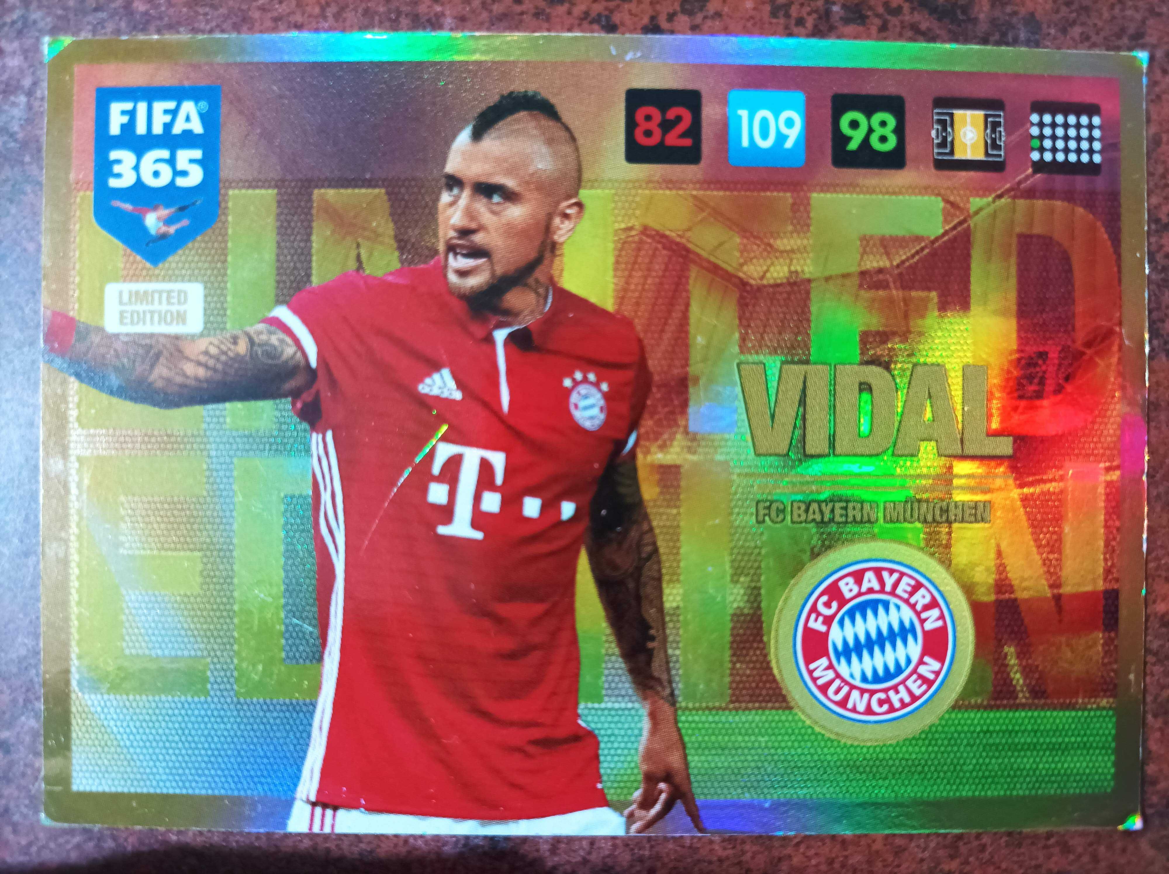 6Ź) Karta piłkarska Limited Edytion 2017 PANINI FIFA 365 VIDAL