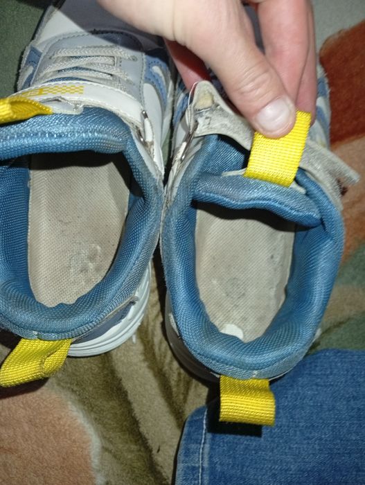 Кросівки дитячі 100грн