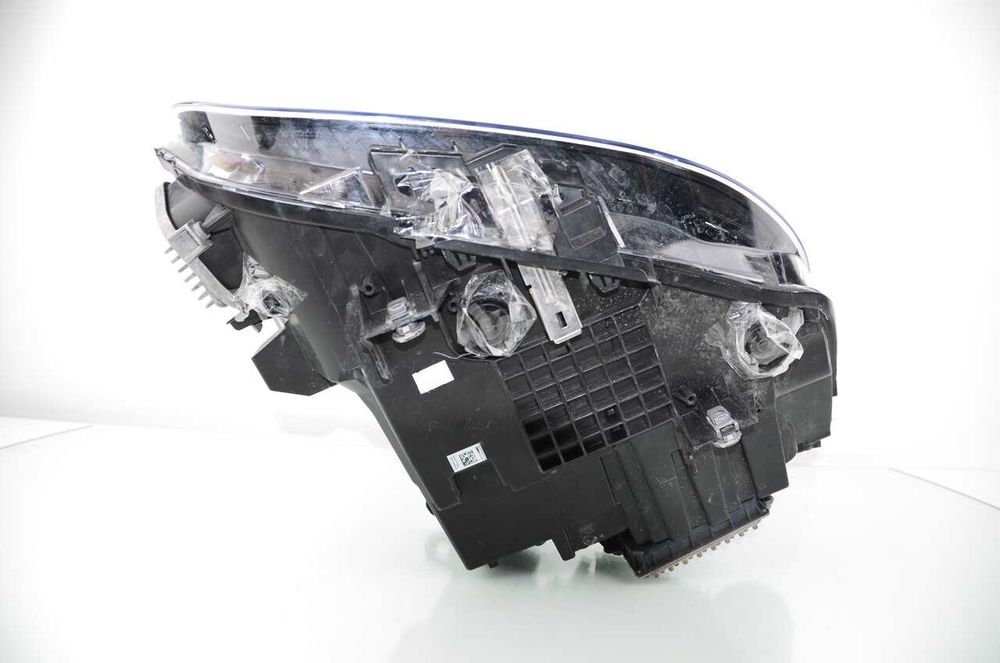 BMW X1 F48 2019 lewa lampa przednia