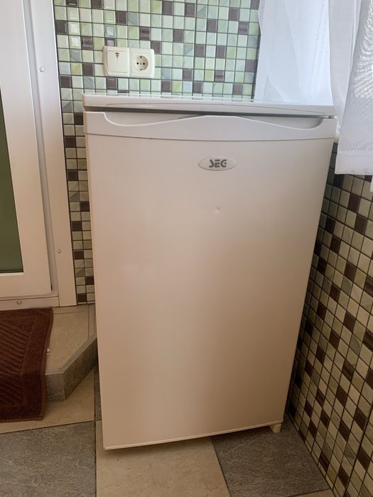 Продам маленький холодильник