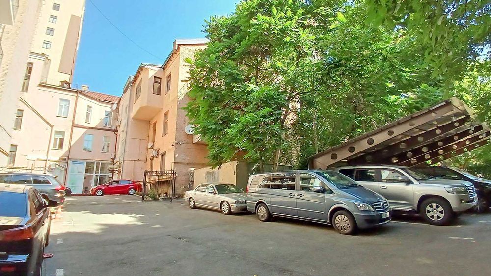 Здам квартиру 2 поверх Автономне опалення Центр Києва Гоголівська вул.