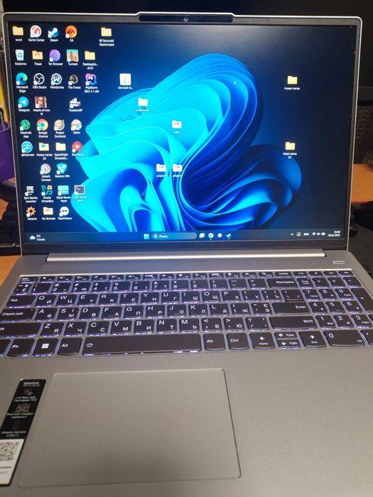 Ноутбук idea pad slime 5 model:16IAH8 в ідеальному стані