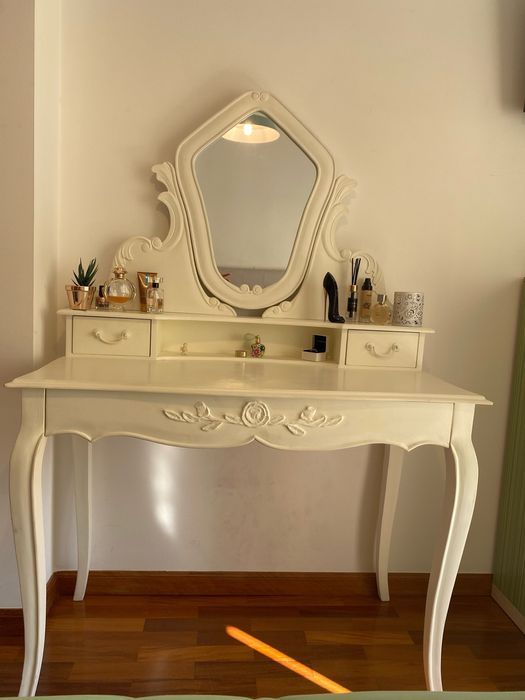 Toucador em madeira macissa lacado a branco