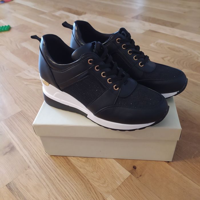 Nowe sneakersy na koturnie r.38