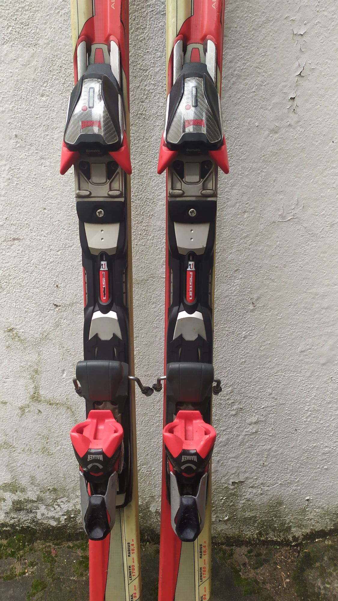 Skis Voiki+Salomon+Rossignol