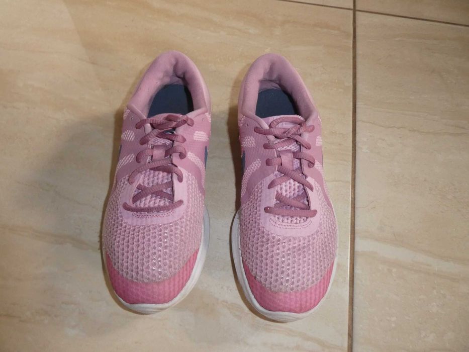 sprzedam buty nike rozmiar 37,5