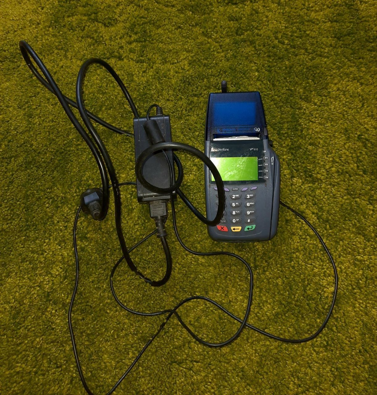 Банковский Pos терминал VeriFone V610 б/у в отличном рабочем состоянии
