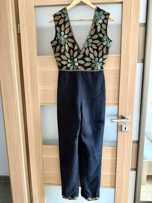 Sulwestrowy kombinezon kamienie