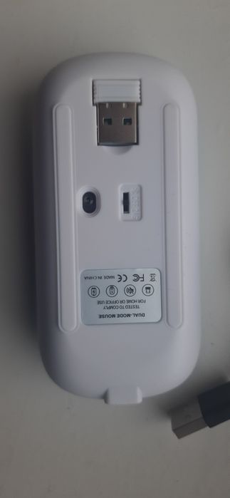 мышка беспроводная, есть bluetooth