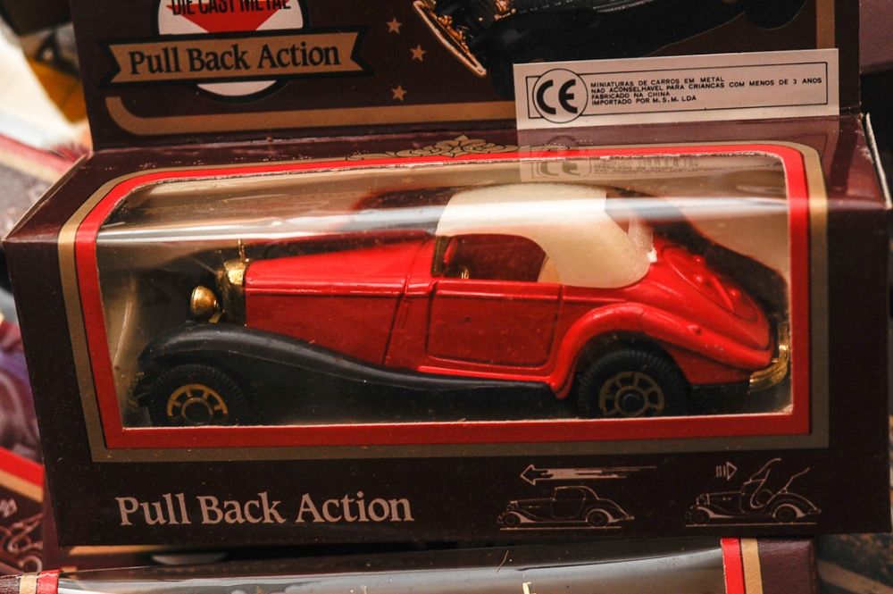Lote de 27 carros Die Cast Metal