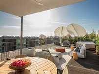 Penthouse T3+1 com vista mar, rooftop privativo com jacuzzi, em Cas...