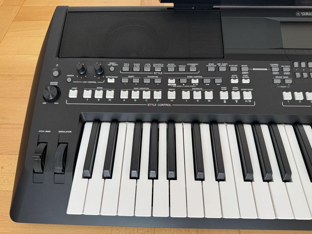 Keyboard Yamaha PSR SX600 nowy