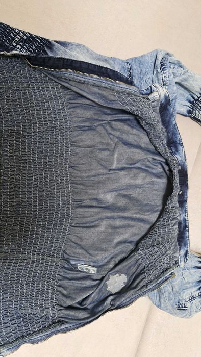 Продам коротеньку куртку,піджак мягкиджинс