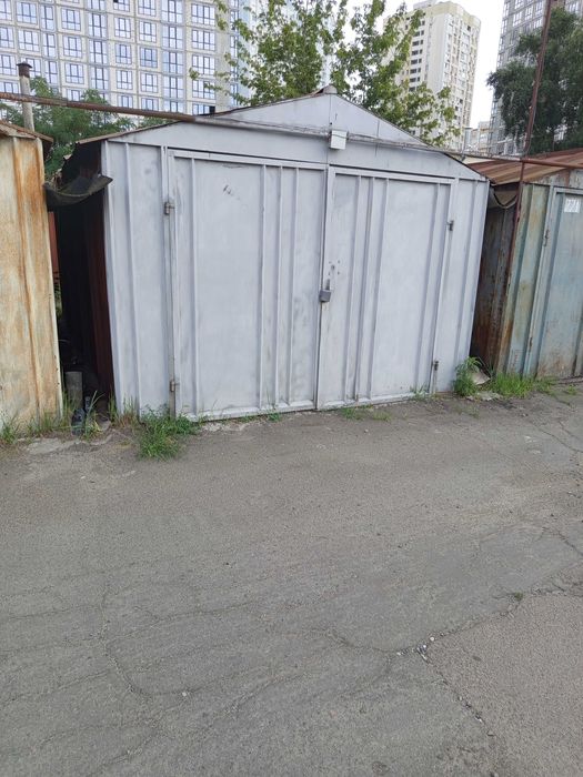 Оренла гаража з підвалом