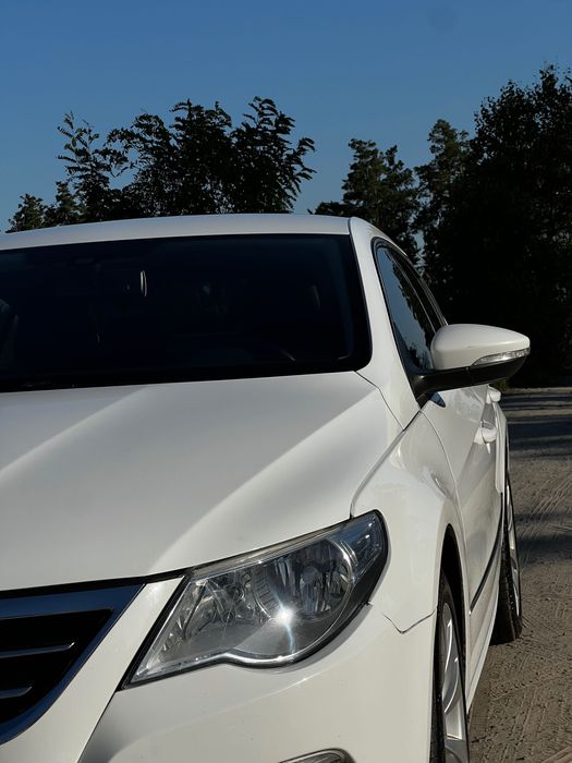 Volkswagen Passat CC 2011