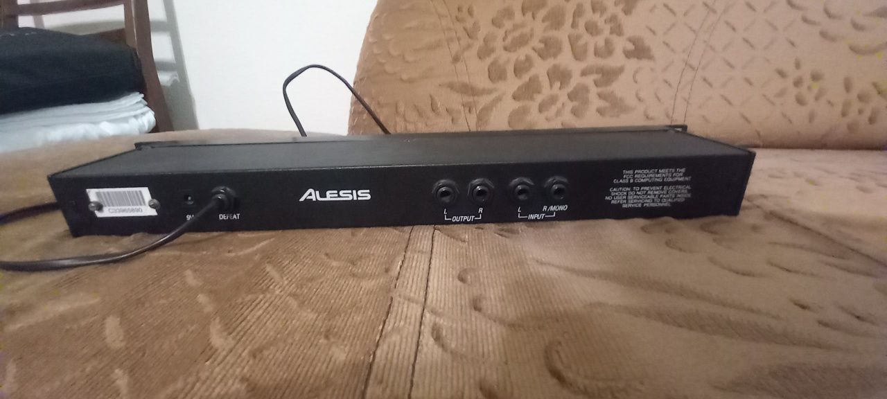 Ревербиратор Alesis Microverb 3