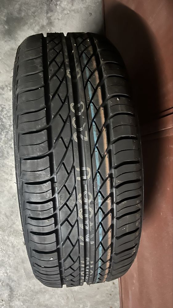 Uma Jante com pneu novo VW Polo 1200