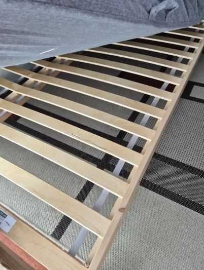 Cama de Casal em Pinho NEIDEN, com Estrado LURÖY e Colchão VADSÖ