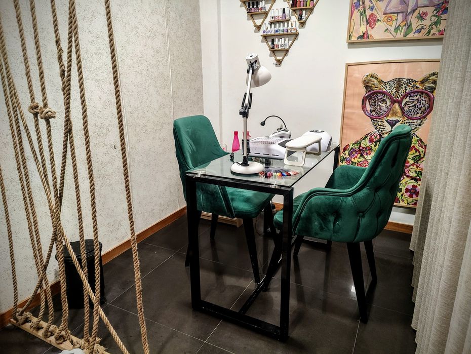 Mesa de manicure e pedicure para Aluguer