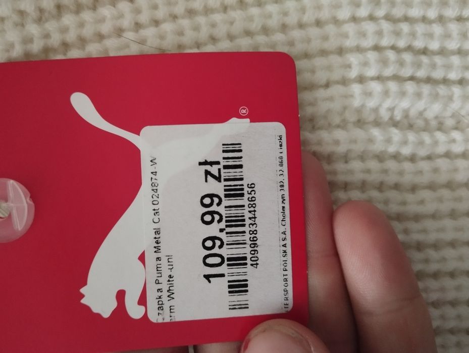 Czapka jesienna puma cat z metalowym znaczkiem