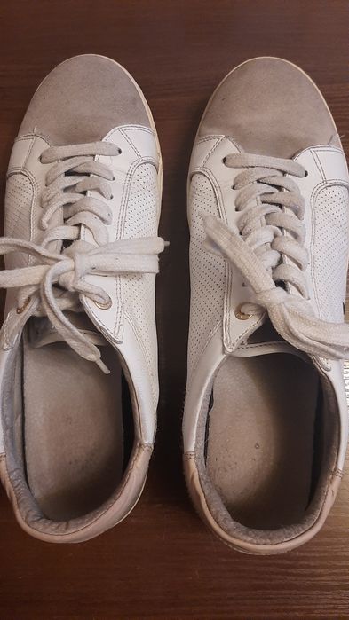 Мужские-кеды кожаные.