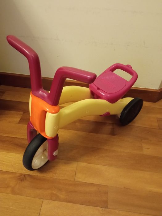 Triciclo.   Dos 12 aos 36 meses