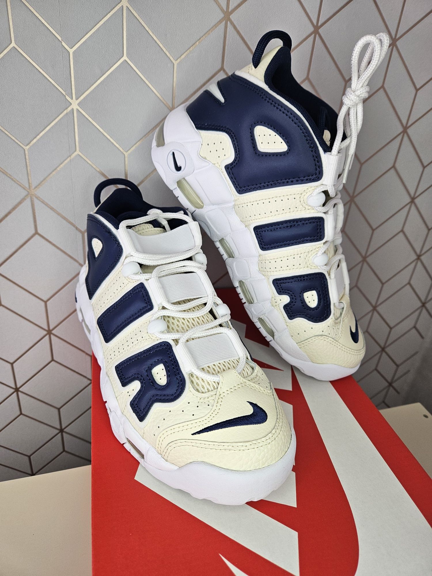 Nike Air More Utempo FQ2762 rozmiar - 40 / 25.5cm