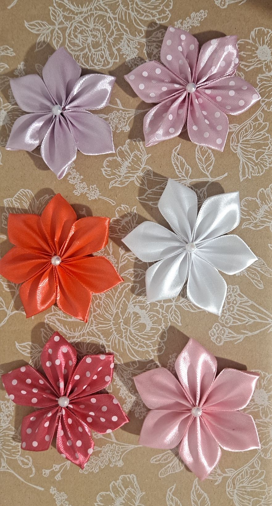 Plumeria z wstążki satynowej