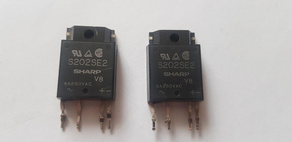 2 x SHARP S202SE2 8A 260VAC