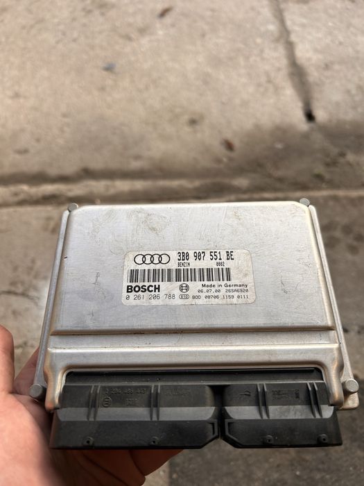 Komputer sterownik silnika VW passat b5 fl/Audi A6 C5/benzyna