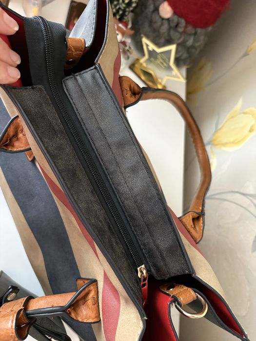 Жіноча шкіряна сумка Burberry