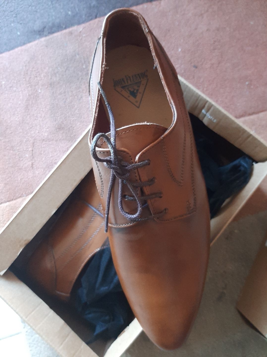 Sapatos homem em pele tamanho 41 / 42 /44 novos