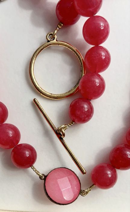 Colar em pedra natural turmalina cor de rosa e preto