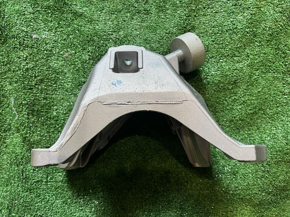 Лапа кронштейн бмв мотора g42 g20 g22 g23 g26 b58 г20 г26 г22