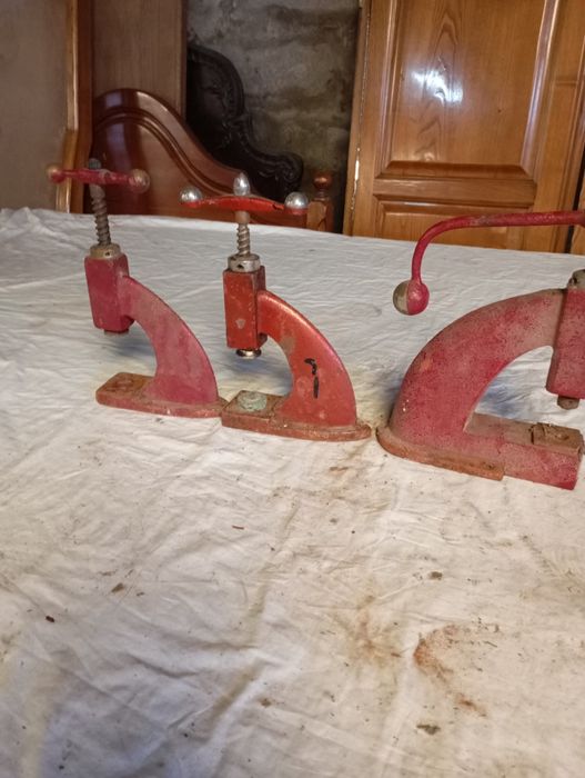 Vendo estas peças muitas bonitas bom estado