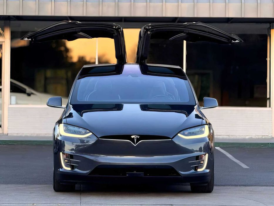Tesla Model X      2016