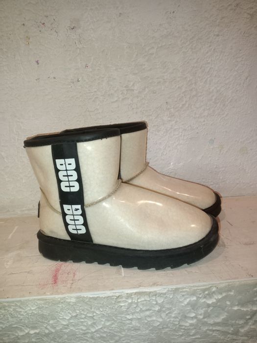 Продам угги, зимние ботинки детские