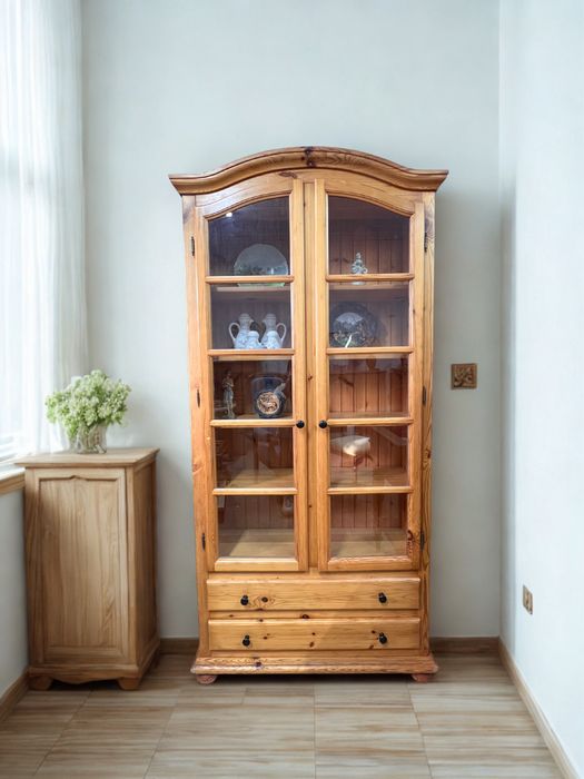 Biblioteczka witryna sosnowa