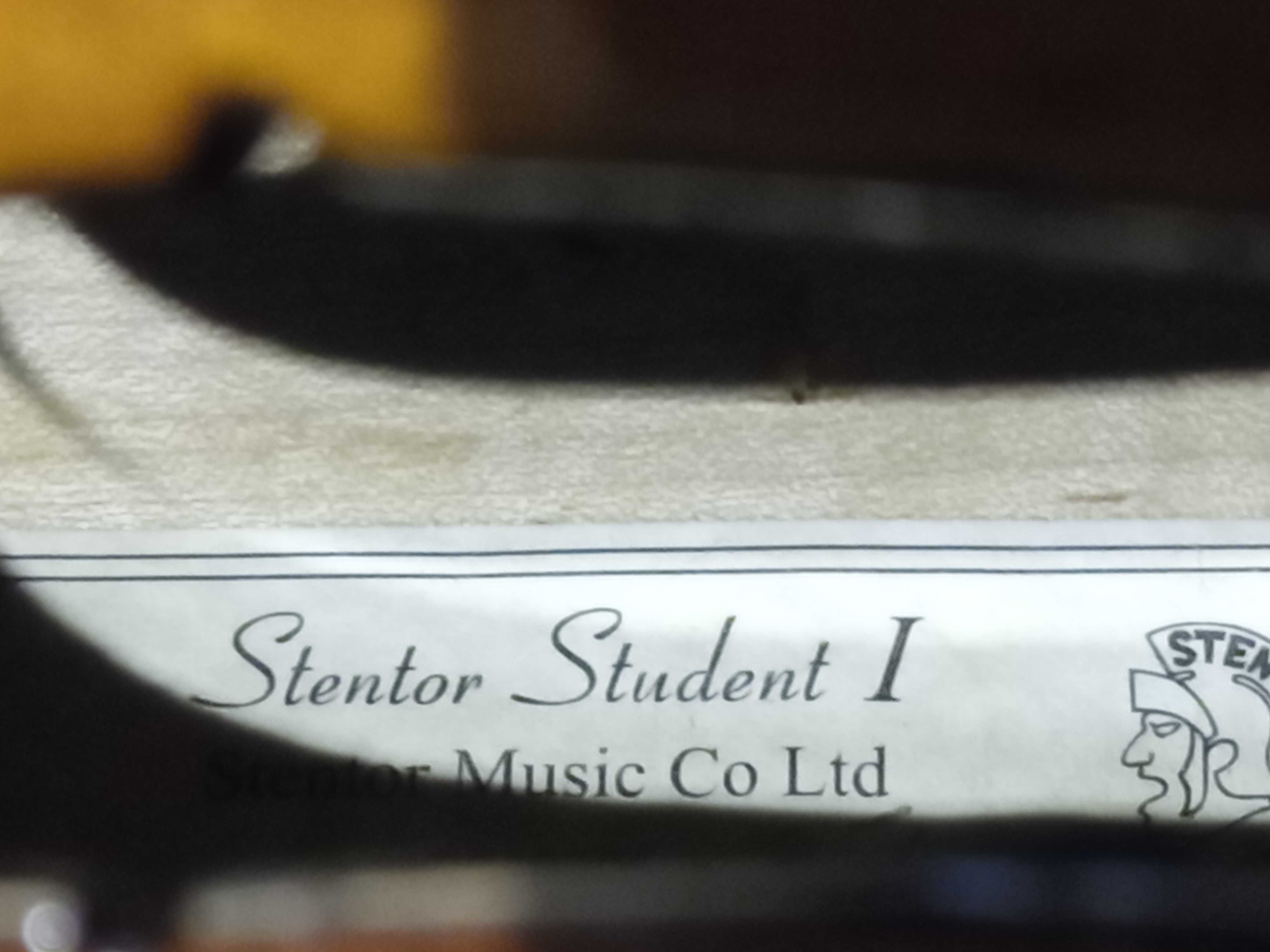 Violoncelo Stentor 1/2 em excelente estado.