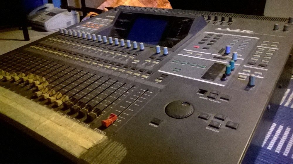 Mesa mistura yamaha 02r