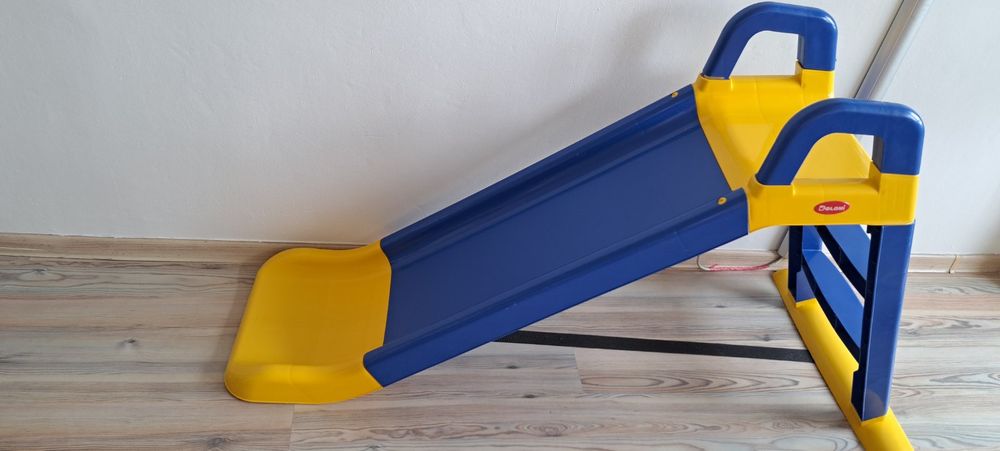 Zjeżdżalnia dziecięca