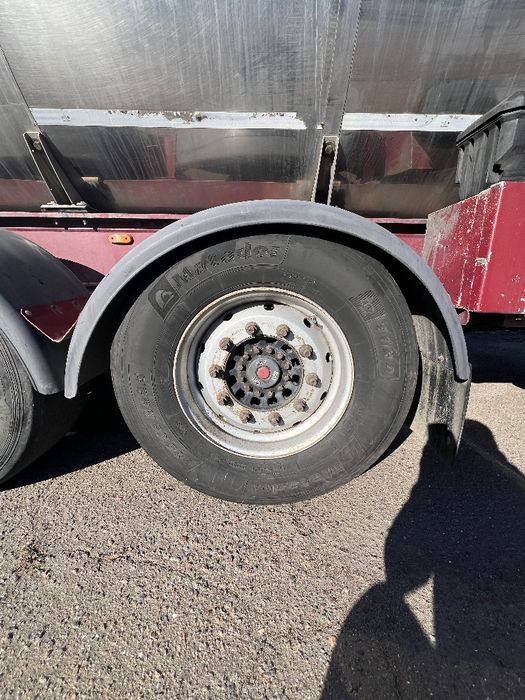 Продам Цистерну напівпричіп Menci