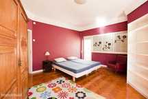 161 - Quarto com várias camas, com varanda, em...